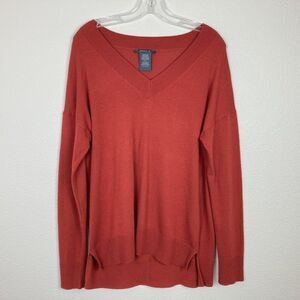Matty M Women's V-Neck Sweater Size S Rust Ribbed Cuff & Waist Hi-Low Side Slits